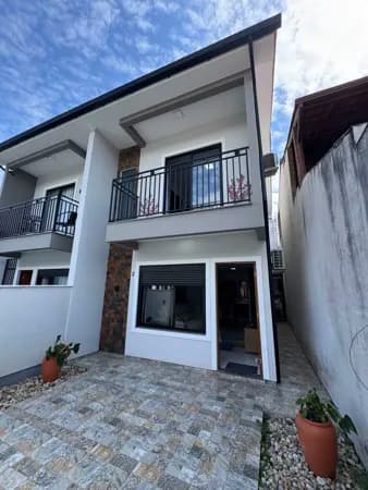 Sobrado em Palhoça - São Sebastião