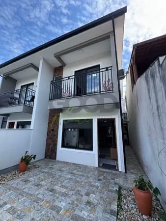 Sobrado em Palhoça - São Sebastião