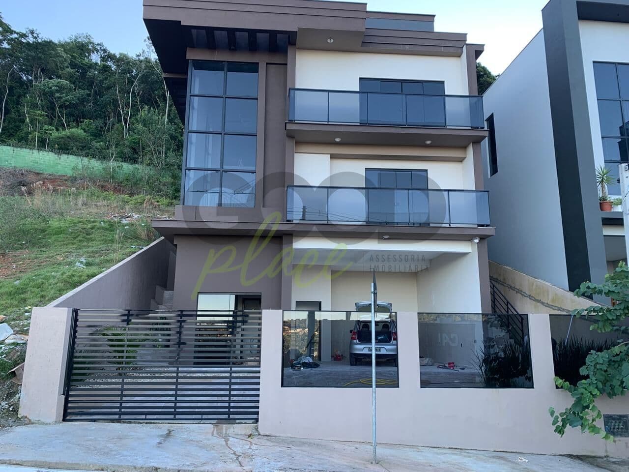 Sobrado à venda no Vista da Pedra em São José SC