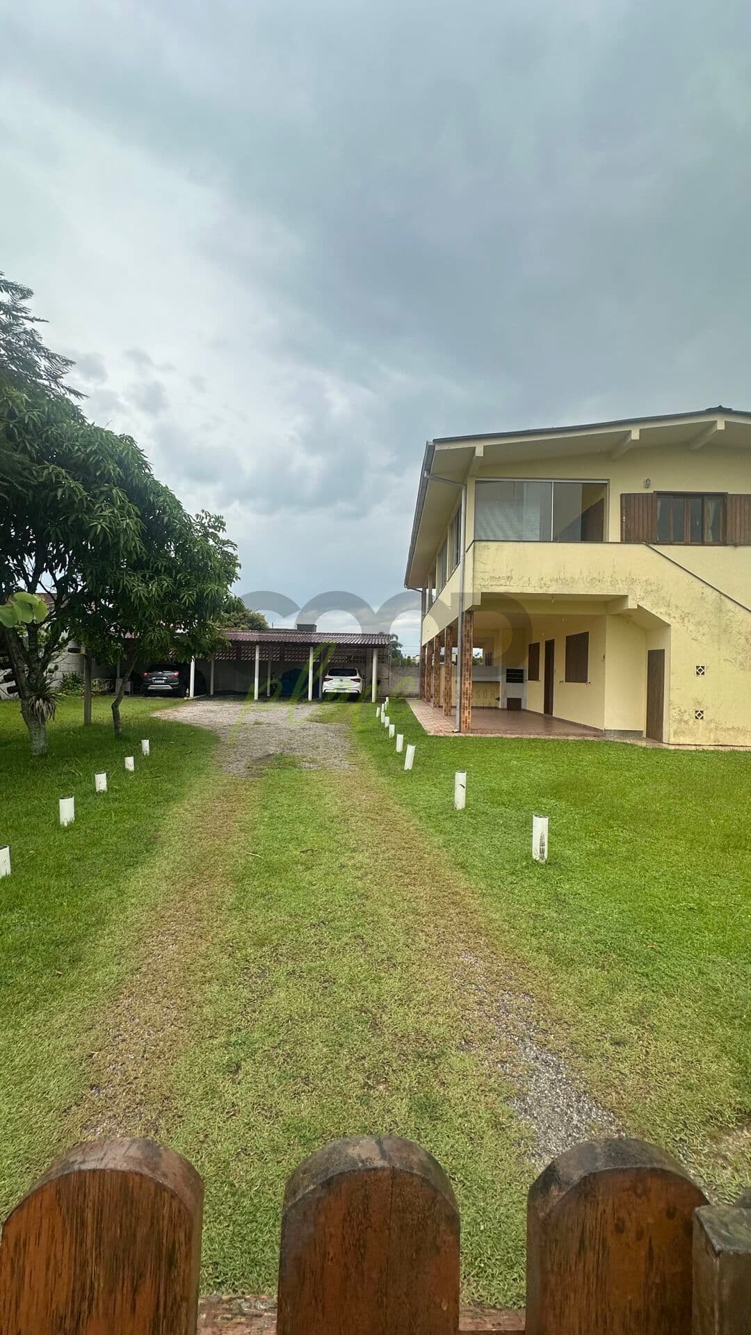 Terreno com 4 Apartamentos