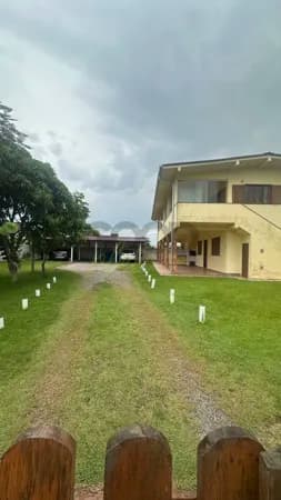 Terreno com 4 Apartamentos