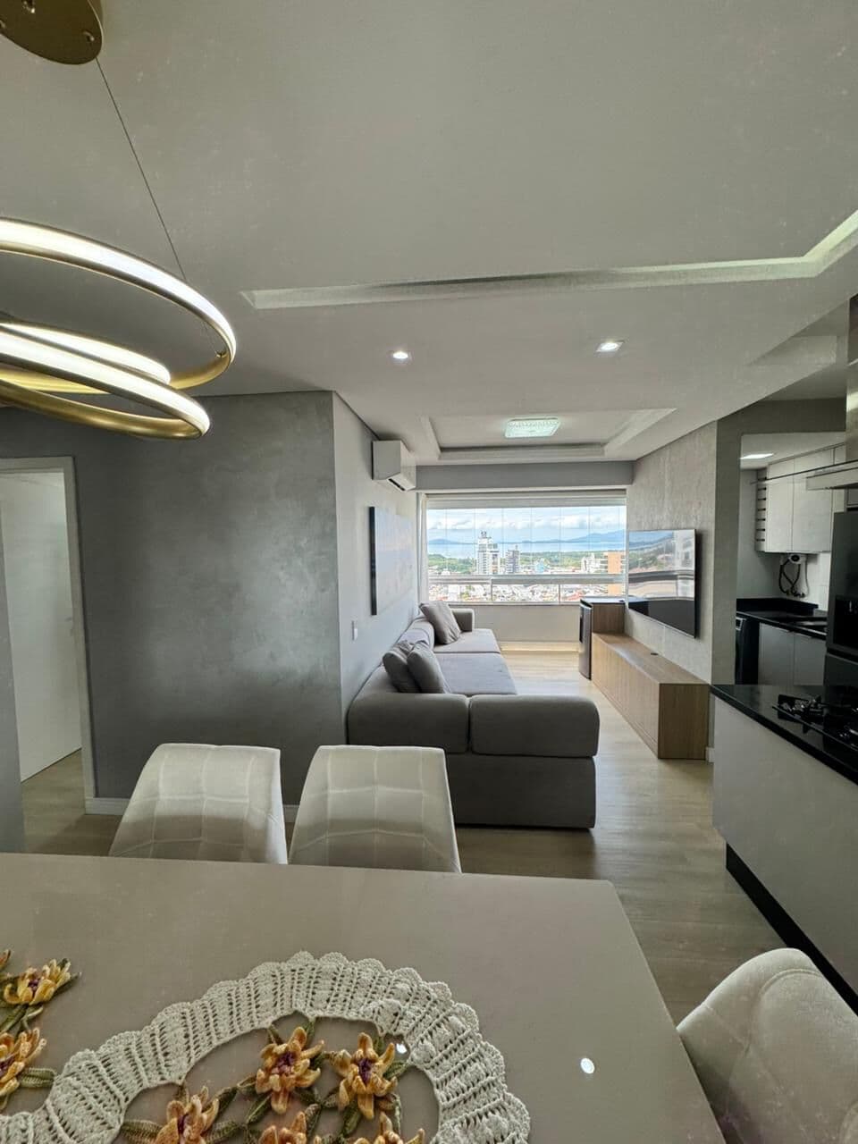 Apartamento no Pagani com vista mar.