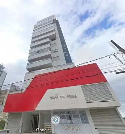 Apartamento na Pedra Branca, ao lado do Passeio.
