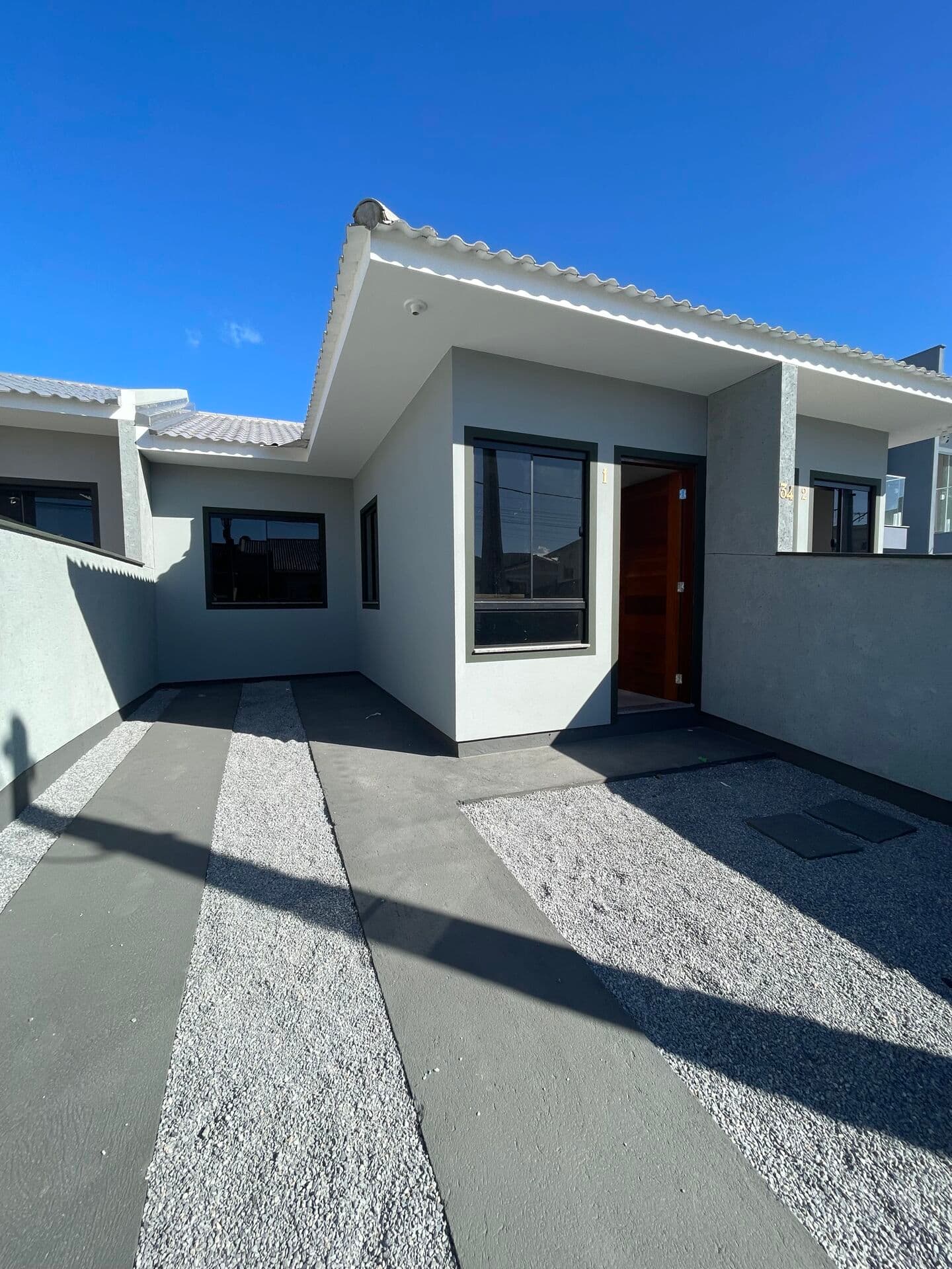 Casa Geminada 2 dormitórios, acabamento diferenciado - Palhoça