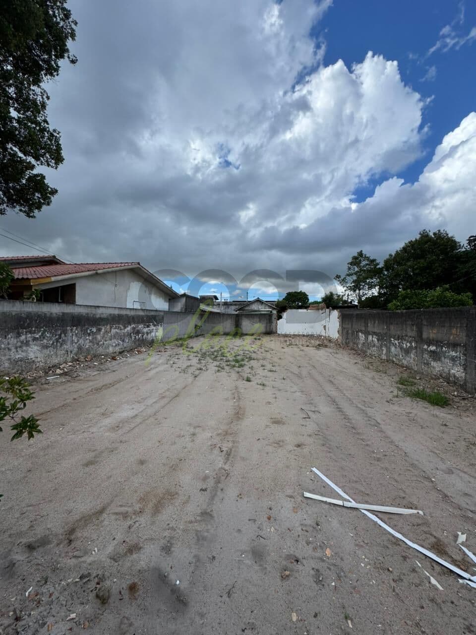 Terreno 300m² - Barra do Aririú