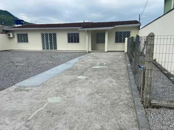 Excelente Oportunidade de Casa no bairro Sul Do Rio.