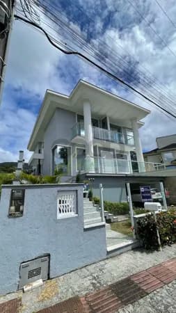 Casa Triplex com 4 suítes