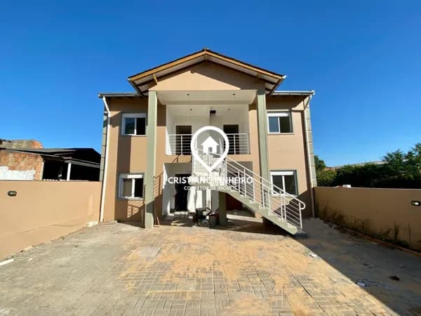 Apartamento com pátio de 2 dormitórios à venda no bairro Morada do Vale I - Gravataí/RS.