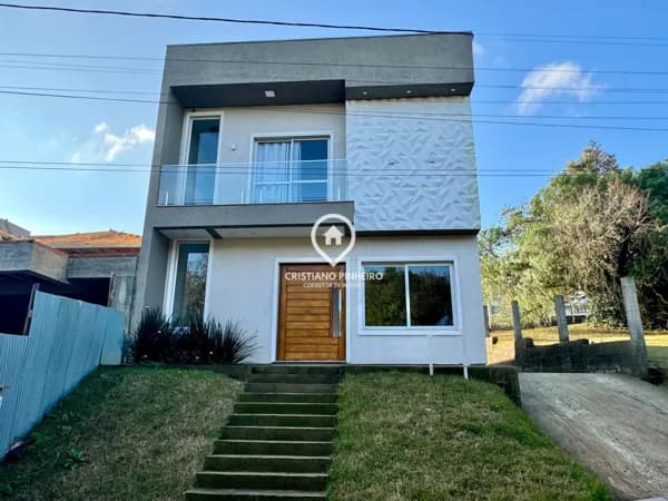 Sobrado com 03 dormitórios sendo 01 suítes à venda no bairro Villa Lucchesi- Gravataí/RS