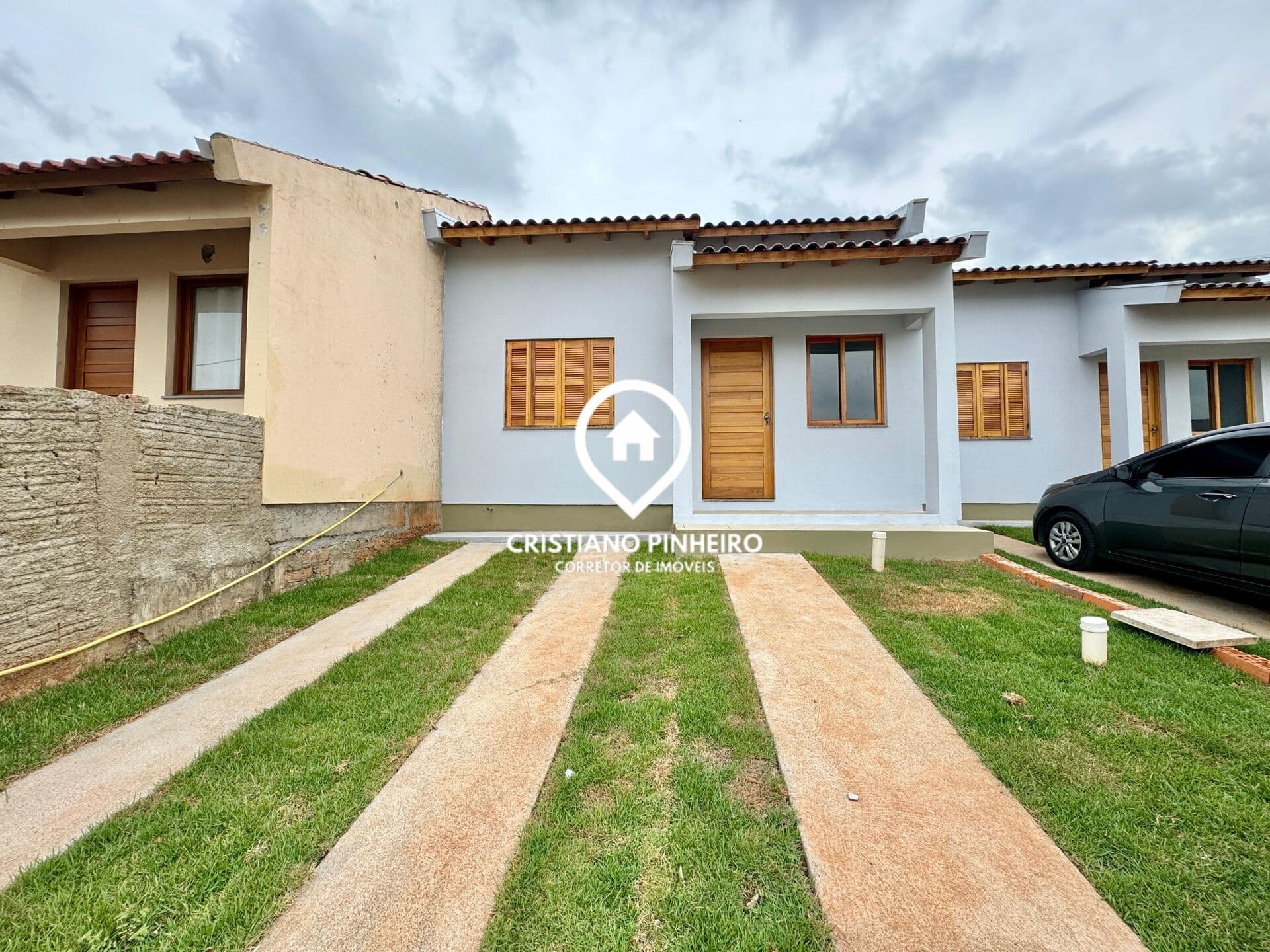 Casa com 2 dormitórios à venda no bairro Neópolis em Gravataí - RS