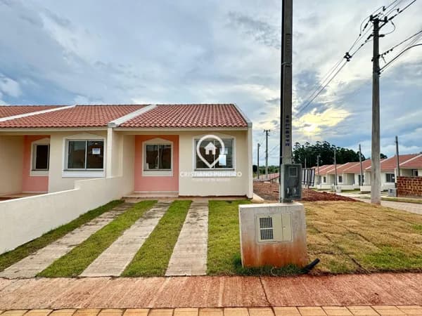 Casa com 2 dormitórios à venda no bairro Neópolis em Gravataí - RS