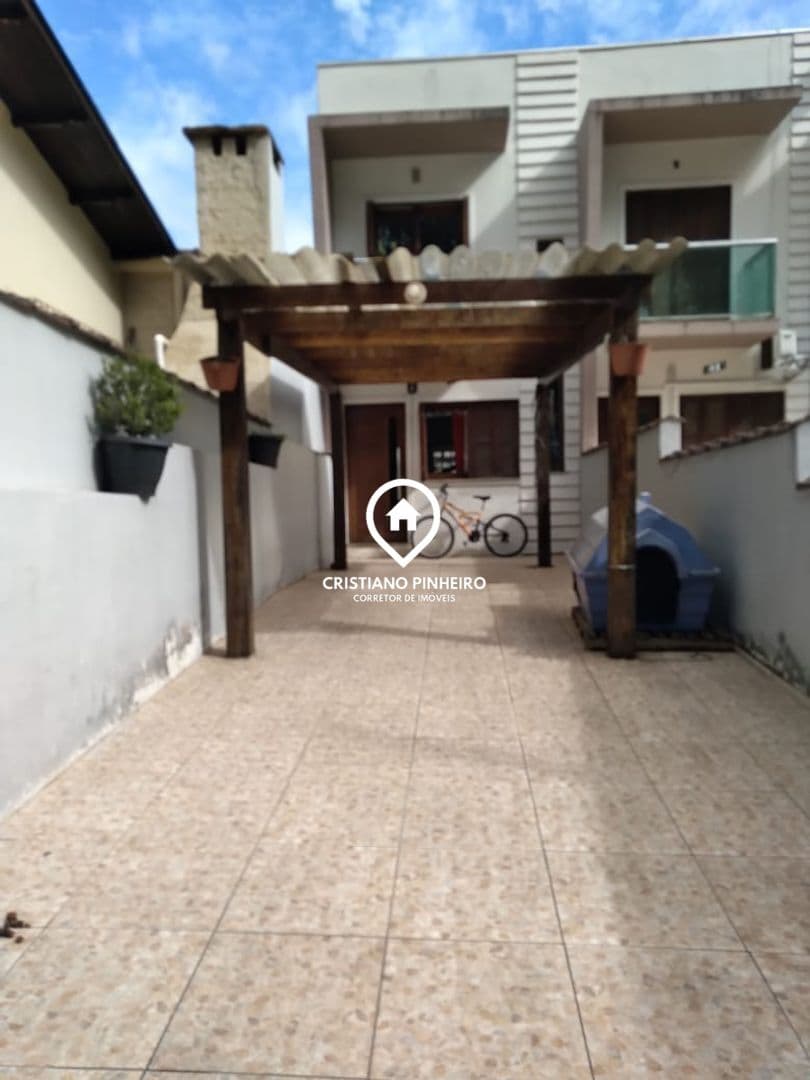 Sobrado com 2 dormitórios á venda no bairro Bom Sucesso em Gravataí/RS