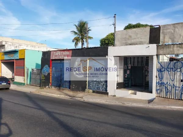 TERRENO COM CONSTRUÇÕES - À VENDA EM GUAIANASES