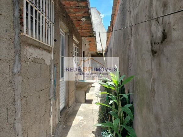 CASA A VENDA NA REGIÃO DE GUAIANASES