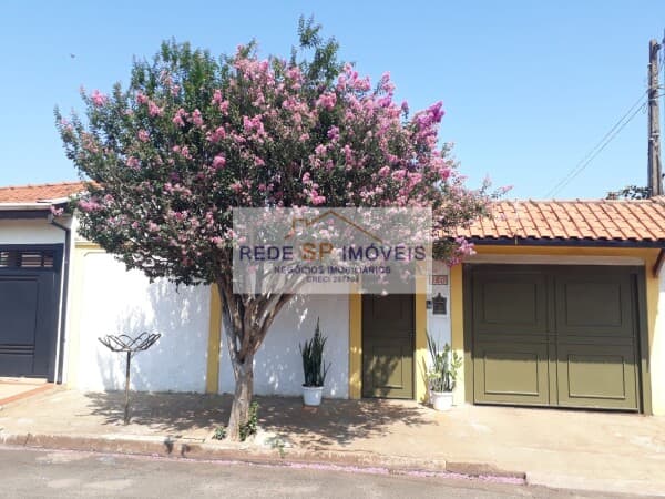 EXCELENTE CASA A VENDA EM JAÚ