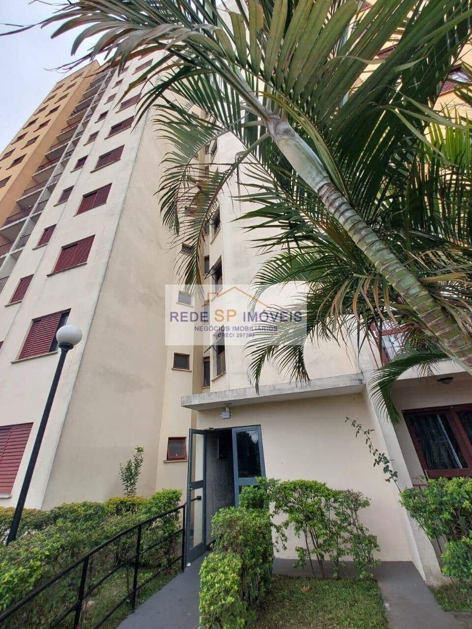 APARTAMENTO À VENDA NA VILA CARMOSINA