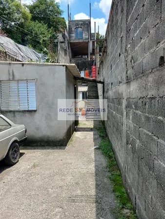 Terreno c/ Sobrado e Casas Construídas à venda na região de Itaquera