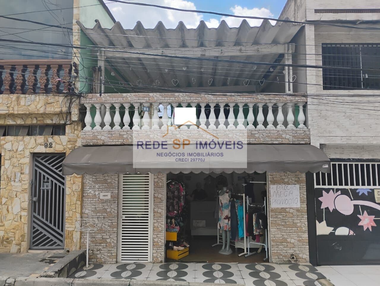 Sobrado frontal à venda na Vila Carmosina - região de Itaquera