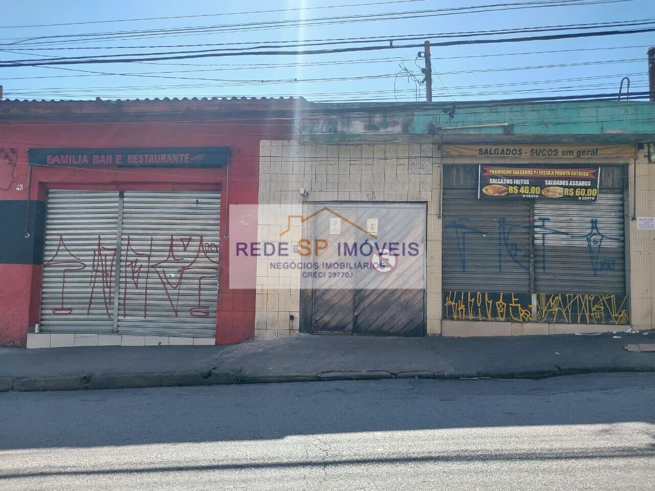 VENDE-SE IMÓVEL: SALÕES COMERCIAIS + 03 RESIDENCIAS