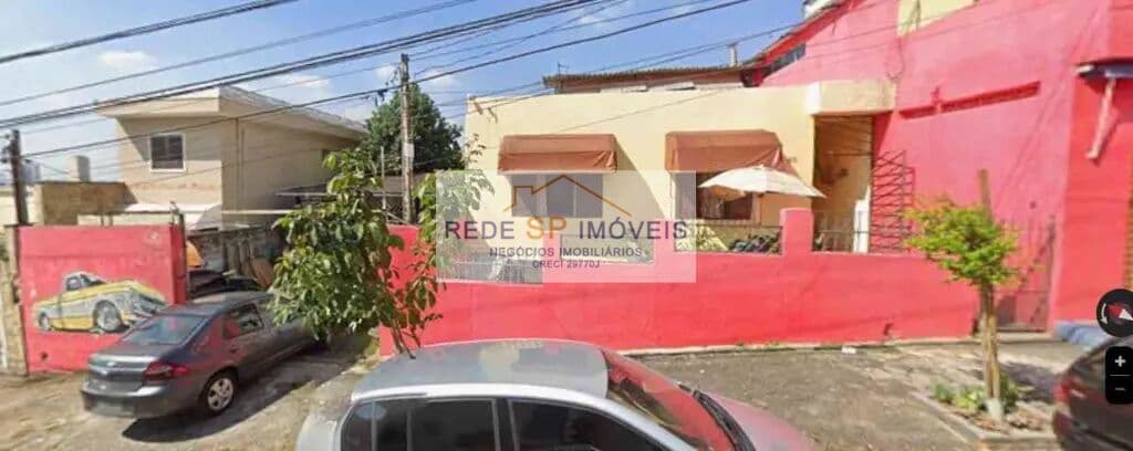 Ampla Casa à venda c/ Grande Garagem e Salão Comercial à venda no centro da Penha