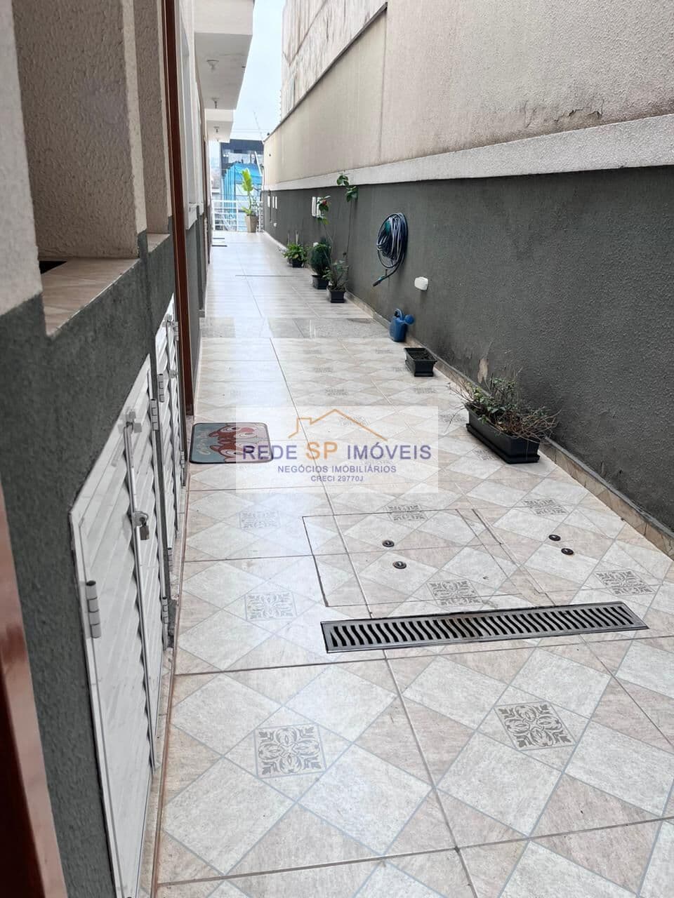 SOBRADO MOBILIADO EM CONDOMÍNIO FECHADO - À VENDA EM ITAQUERA