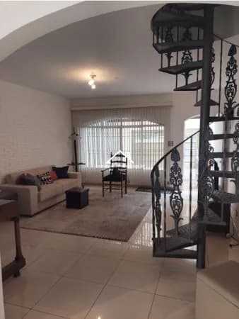 Casa Próxima ao Metro Santa Cruz - Vila Mariana - S.P