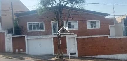Casa na região central de Valinhos.
