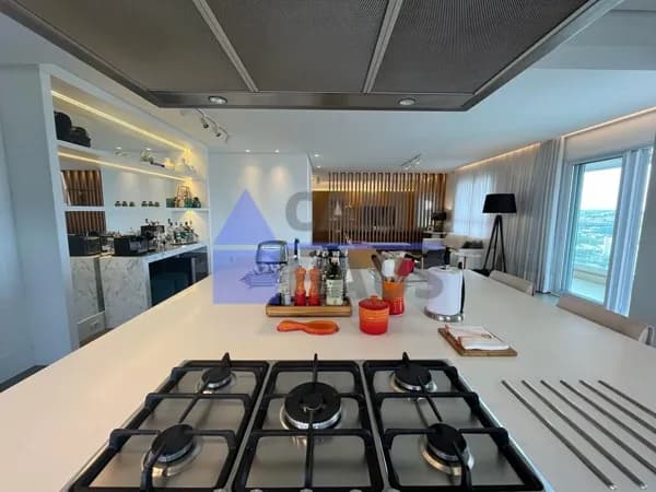 Apartamento de Alto Padrão com 213m², 3 suítes no Cambuí
