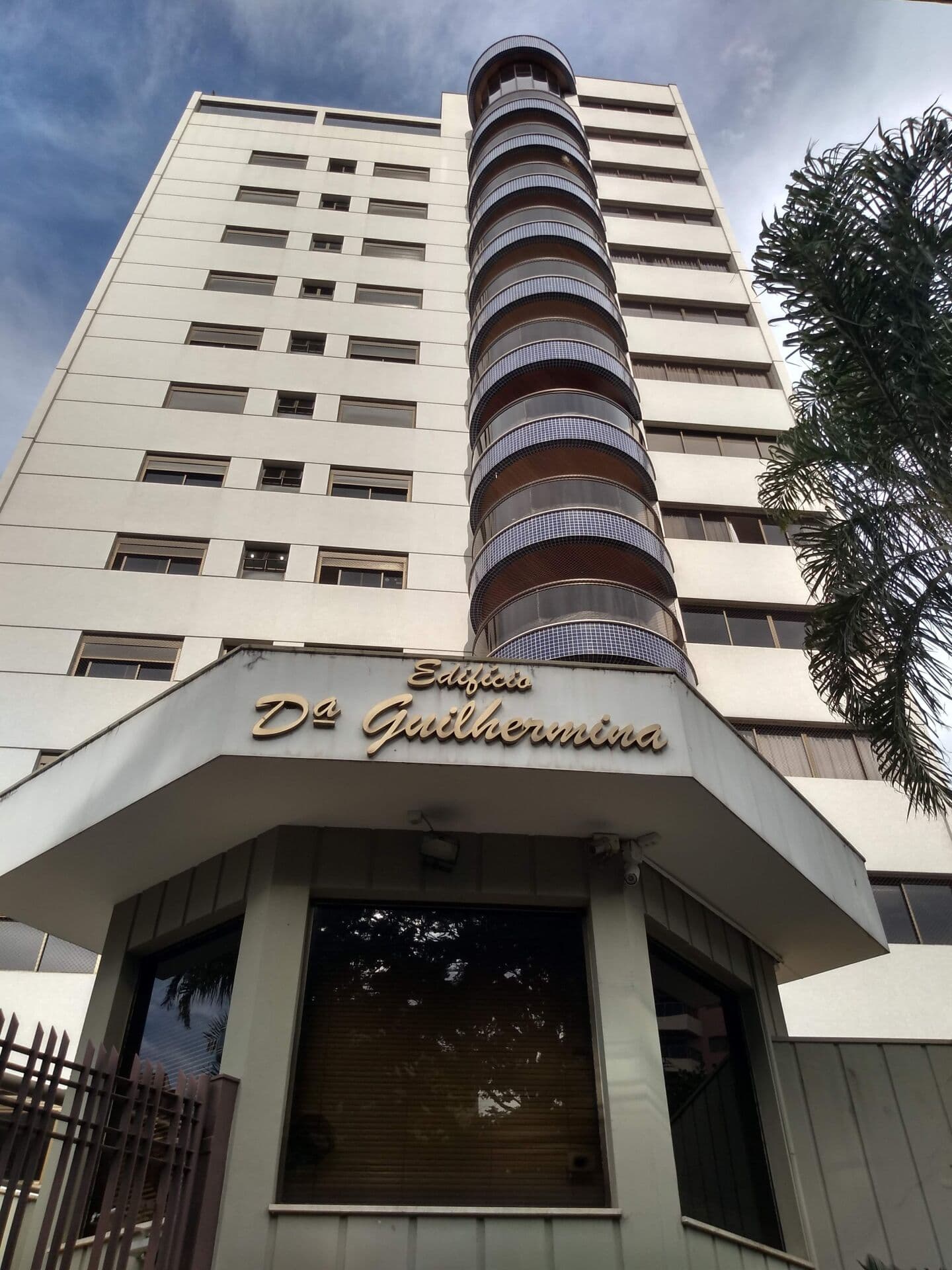 Apartamento de 160m², 3 Suítes, 4 banheiros e 3 vagas - Cambuí - Campinas - SP. R$ 1.300.000,00