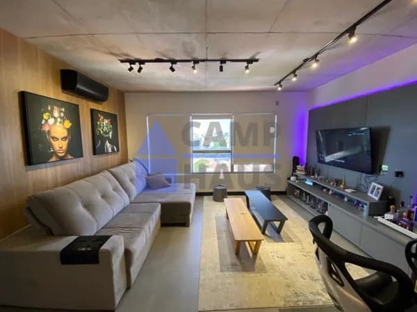 Apartamento studio no Cambuí com 70m², 1 suíte ampla, 2 banheiros e 1 vaga