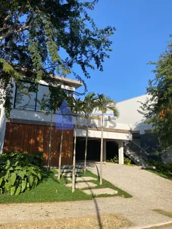 Casa de Condomínio com 5 Quartos e 6 banheiros à Venda, 357 m²