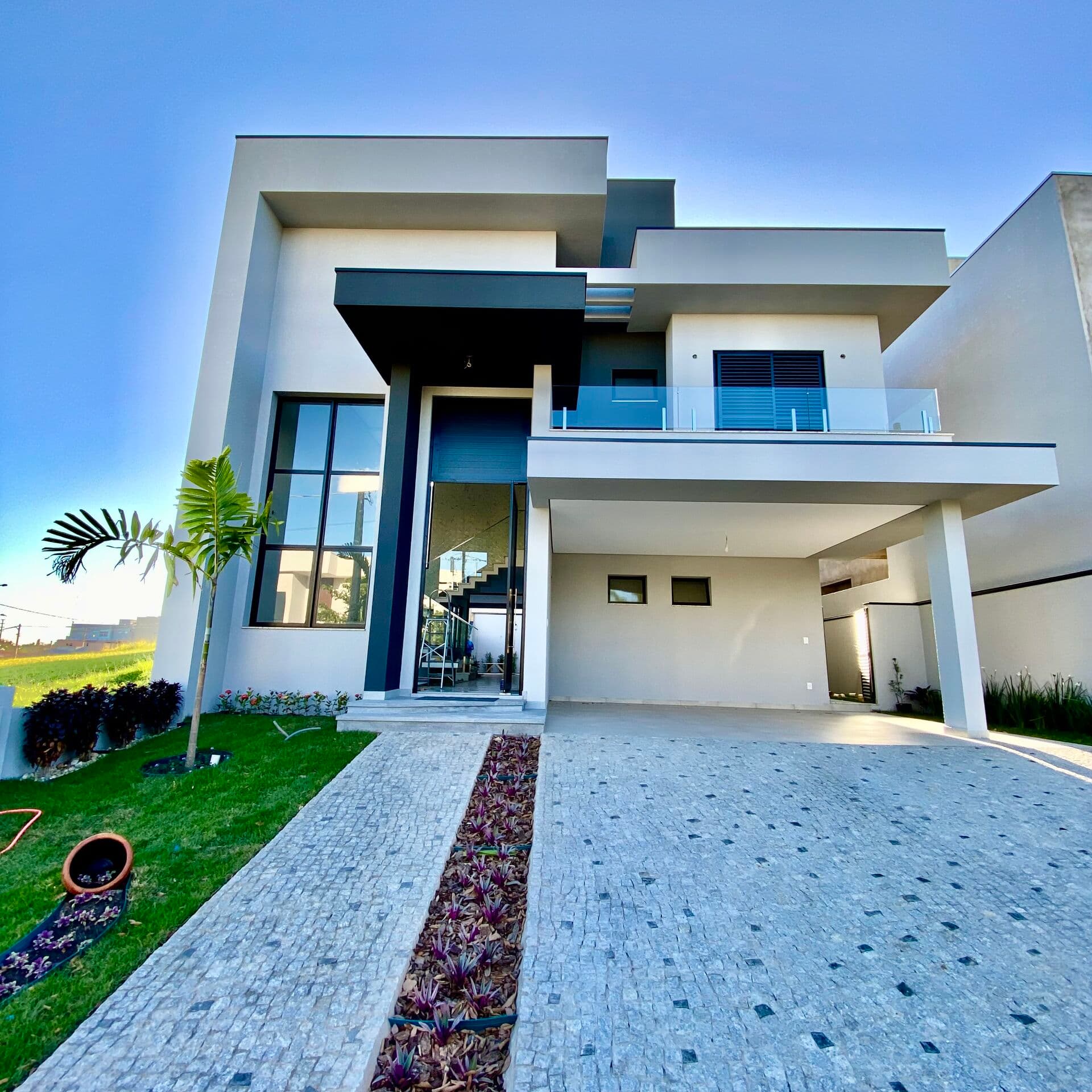 Casa de Condomínio com 4 Quartos e 7 banheiros à Venda, 305m²