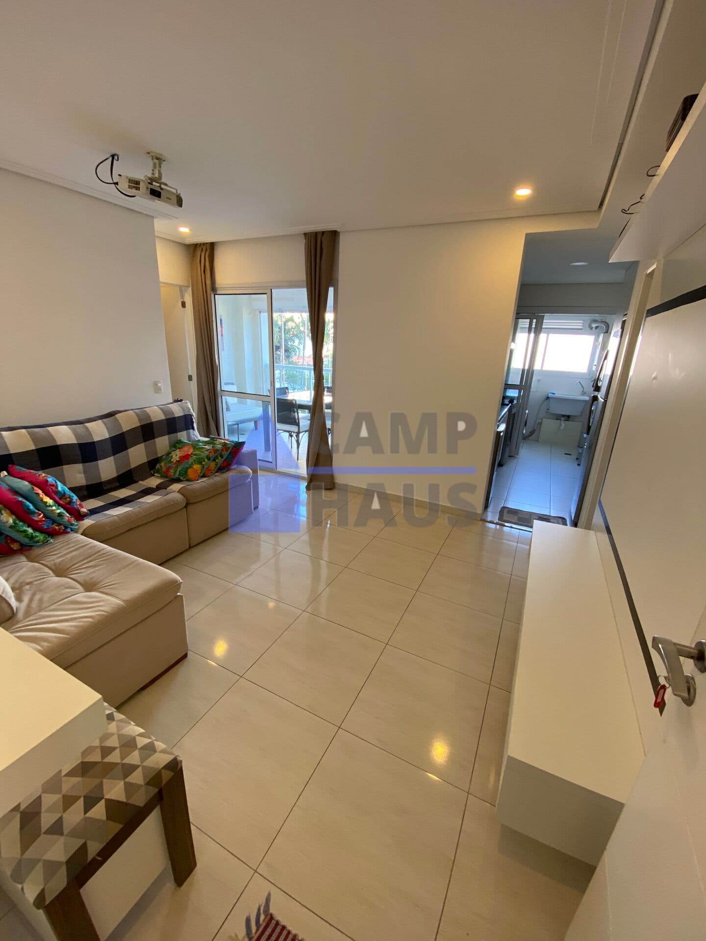 Apartamento Alto Padrão no Cambuí - com 1 Suíte, lavabo, varanda e 1 vaga, Cambuí - Campinas/SP