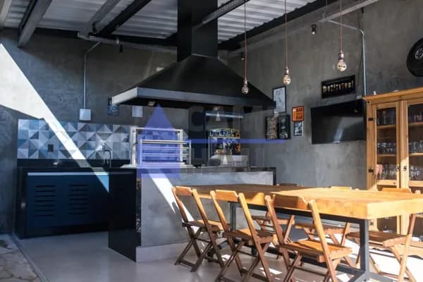 Casa Sobrado com 3 dormitórios, 1 suíte e 4 vagas em Valinhos/SP