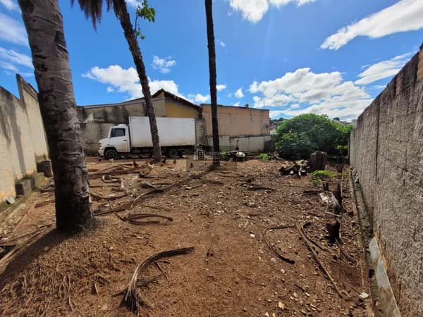 Lote de Esquina Murado com 395m² – Bairro Cenáculo | Região de Venda Nova – Belo Horizonte
