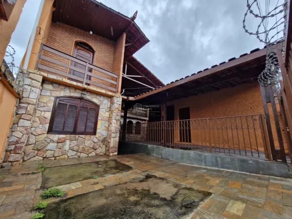 Casa 5 Quartos com Suíte – Bairro Lagoa | Região Venda Nova – Belo Horizonte