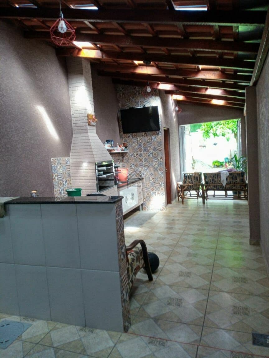 CASA EXCELENTE A VENDA