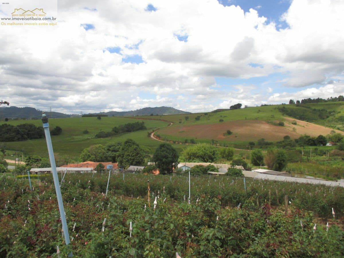 Sítio para Venda em Estância Santa Maria do Laranjal Atibaia-SP