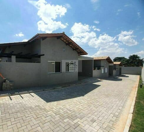Casa de Condomínio em Atibaia - Vila Esperia