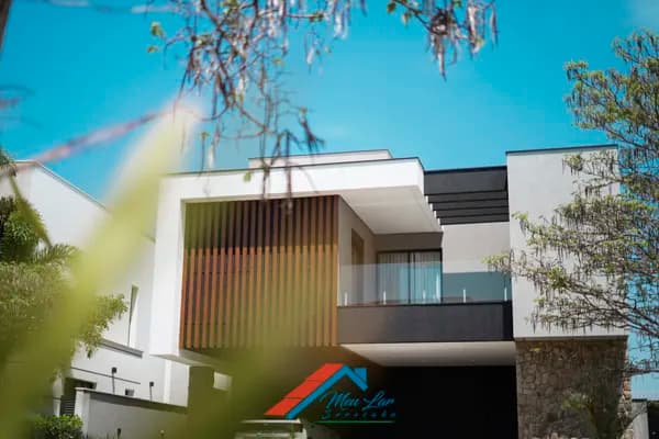 Casa em Condomínio de Excelente Padrão