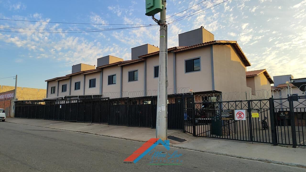Linda Casa em Condomínio