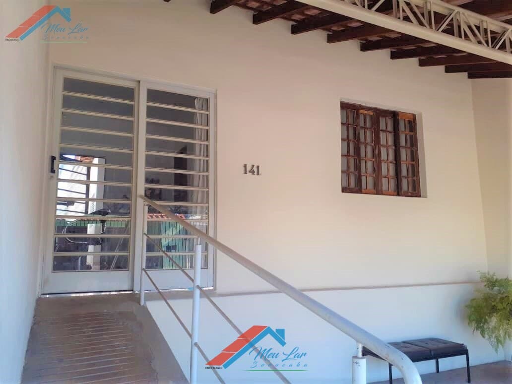 Casa com ótimo quintal e excelente preço