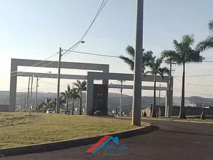 Lindo terreno em residencial planejado