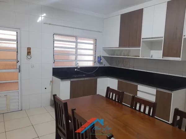 Sobrado em excelente bairro