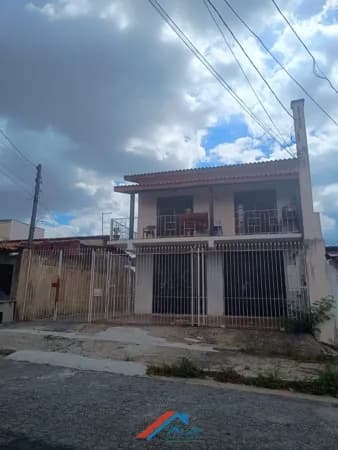 Imóvel amplo com perfil Comercial ou Residencial
