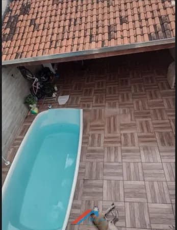 Casa com piscina, ótimo preço!