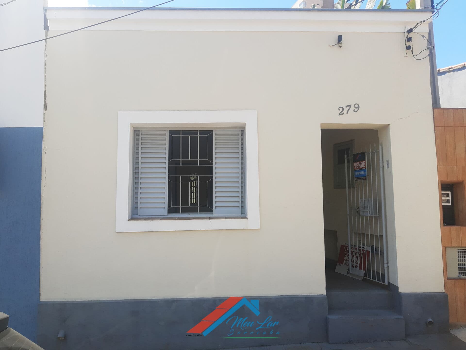 Casa térrea com ótimo quintal na Zona Leste