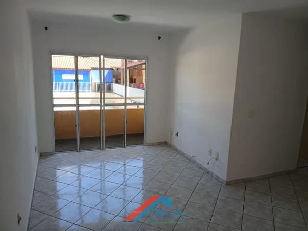 Apartamento amplo na Zona Oeste