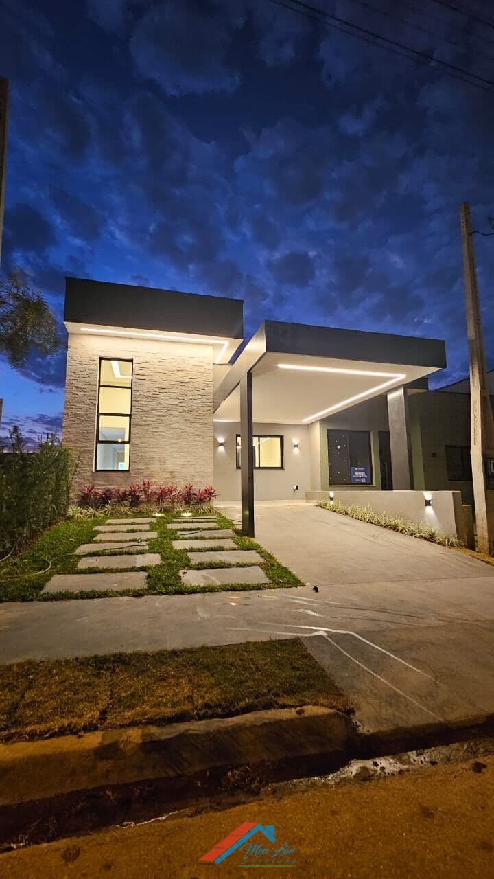 Linda Casa em Condomínio