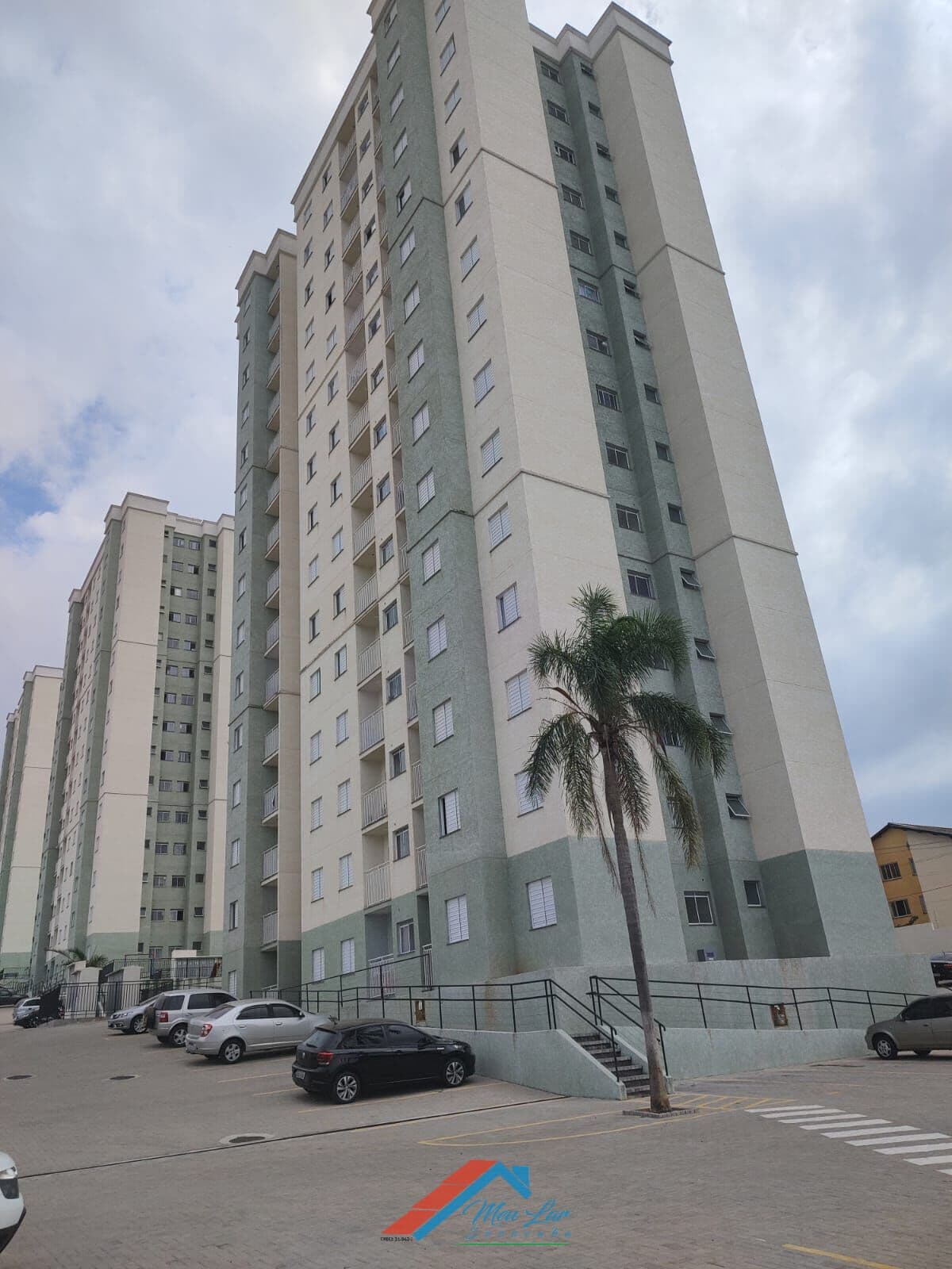 Belo imóvel novo em Condomínio Clube